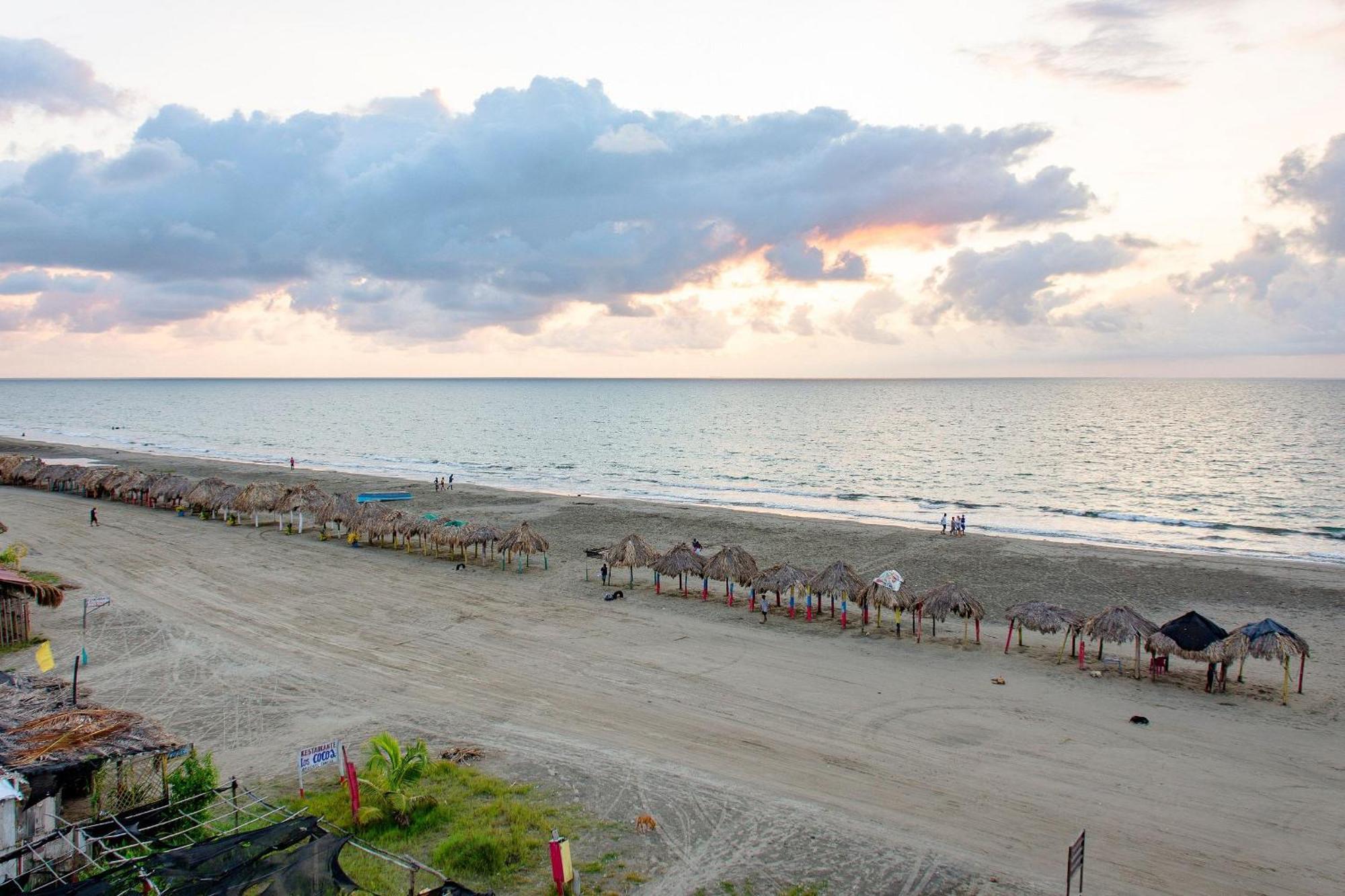Amazing Beach House 13Br W/Pool & Staff Cartagena Bagian luar foto